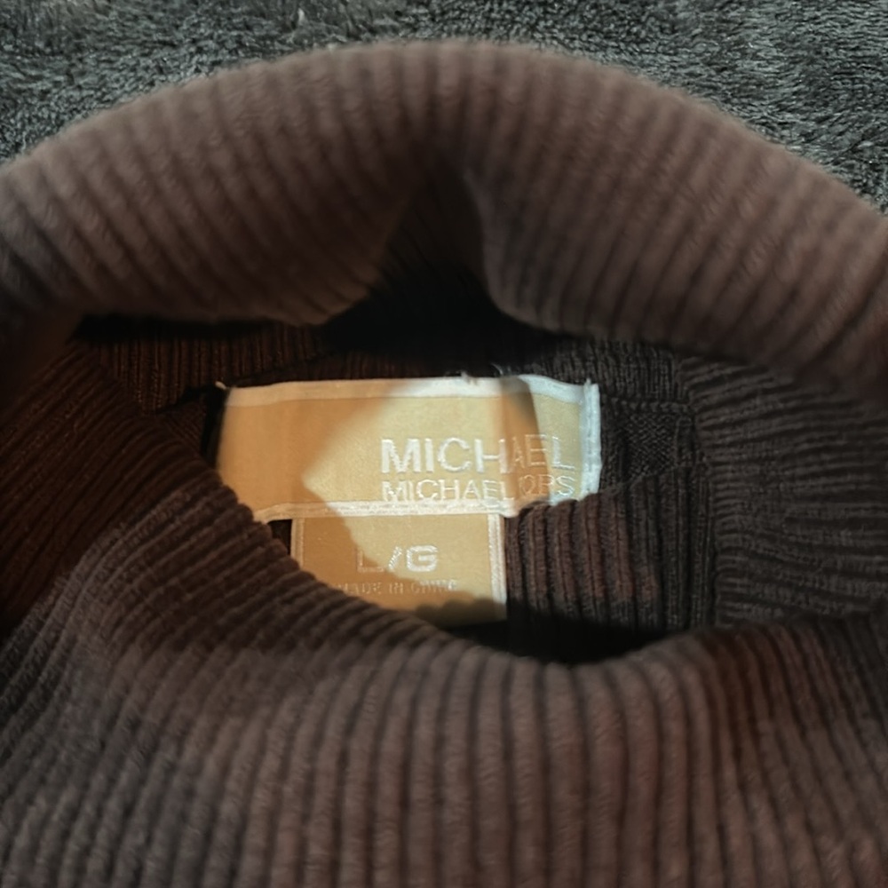 Sweater - Picture 3 of 3